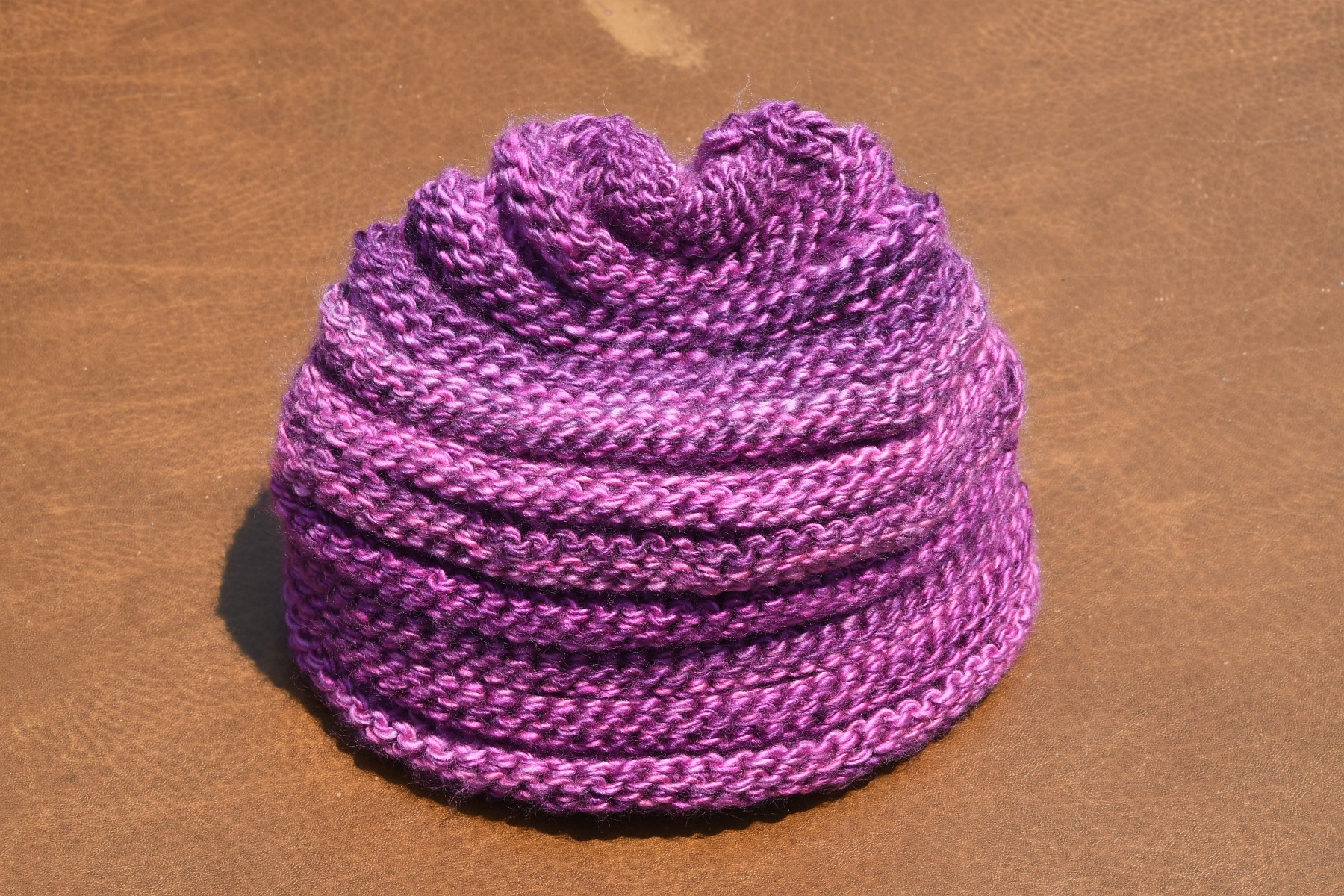 Handmade knit hat, color: Petunia